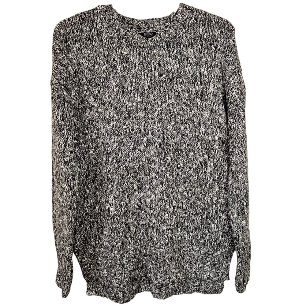 Buffalo Medium Black and White Long Sleeve, Crewneck, High-Low Hem Sweater